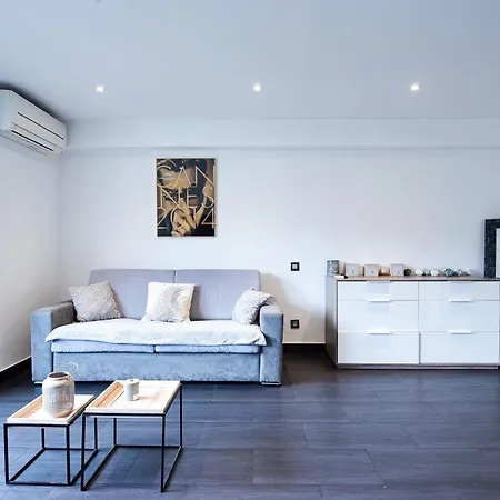 Le Venitia Studio Raffine Avec Balcon Mignon, Pour Votre Sejour A Deux Cannes